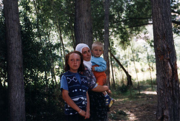 family inside Ilhara gorge